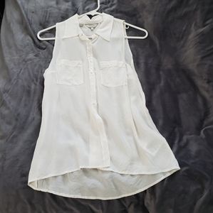 guess top. beige. small.